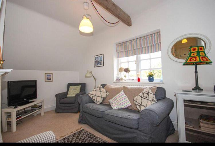 Light And Airy Central Lyme Regis Appartment With Parking Eksteriør billede